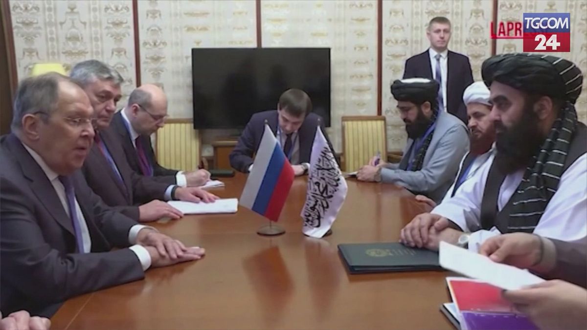 Russia, Lavrov incontra il ministro degli Esteri talebano