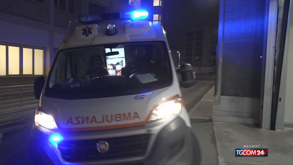 44enne aggredita e rapinata da uno straniero