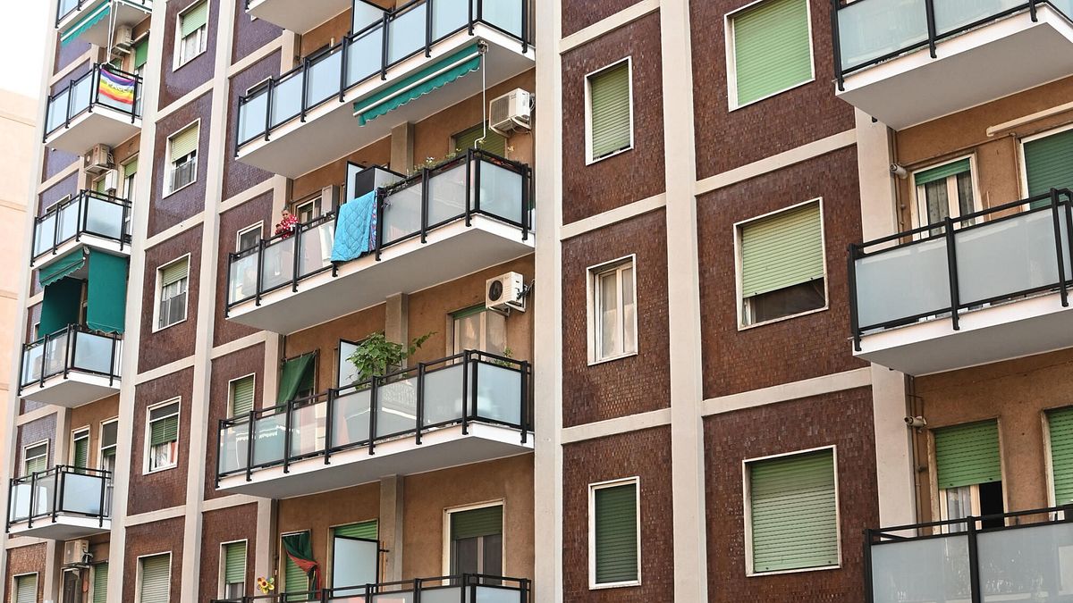 Sesto San Giovanni (Milano), anziano si getta dal sesto piano durante uno sfratto e muore