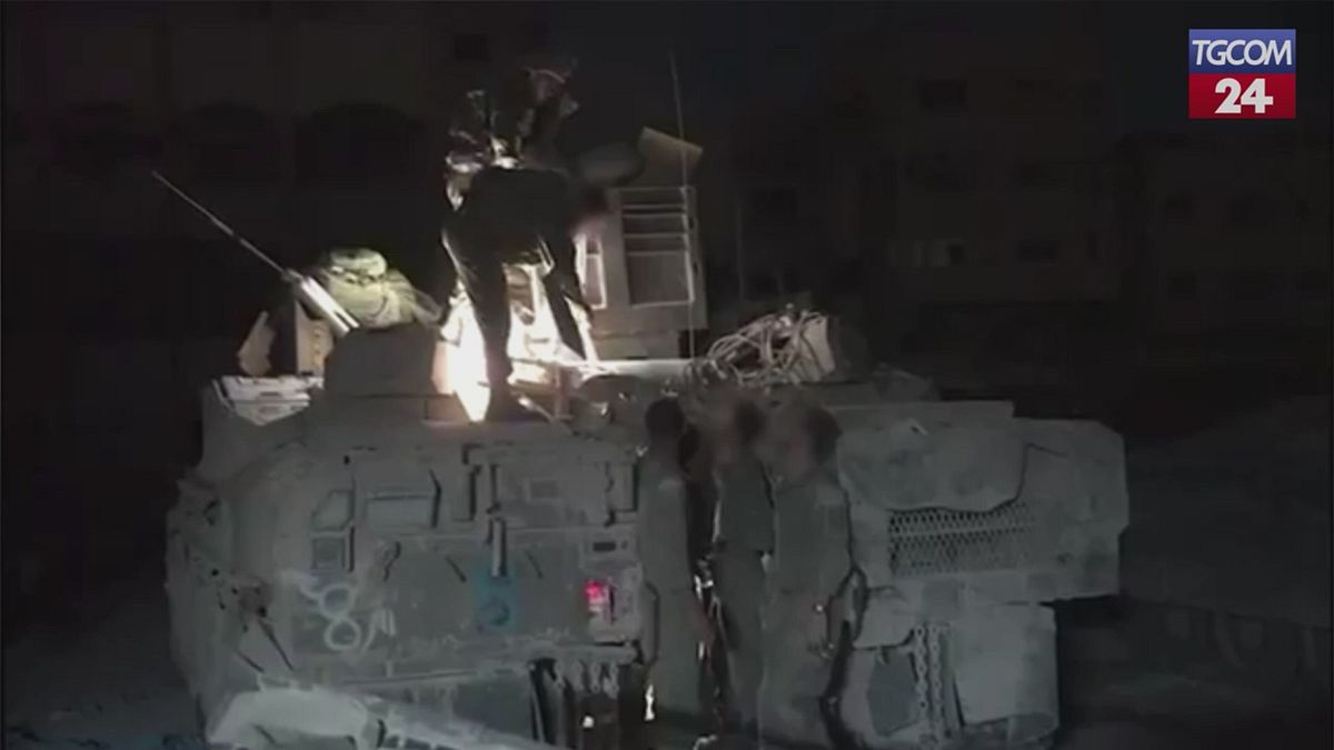 gaza il video del riposizionamento delle truppe israeliane nella striscia