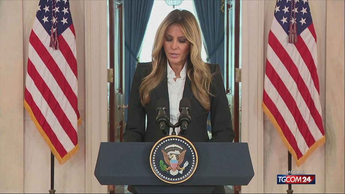 Melania Trump: "Su bimbi ucraini canale diretto con Putin"