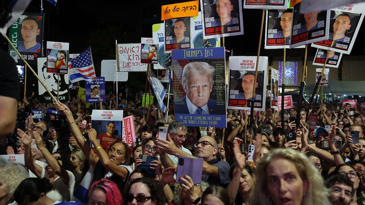 Israele, nella notte la liberazione degli ostaggi | Trump vola in Medioriente: "A Gaza la guerra è finita"