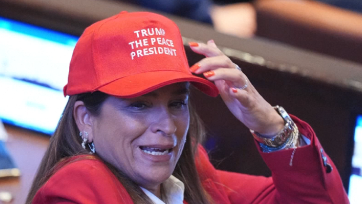 Alla Knesset spuntano i cappellini pro-Trump