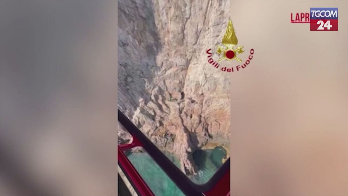 savona vigili del fuoco salvano escursionista infortunata a capo noli