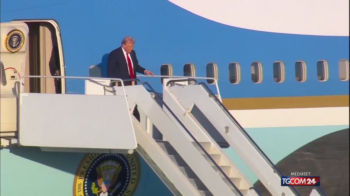 Donald Trump arriva a Sharm el Sheikh per il summit di pace