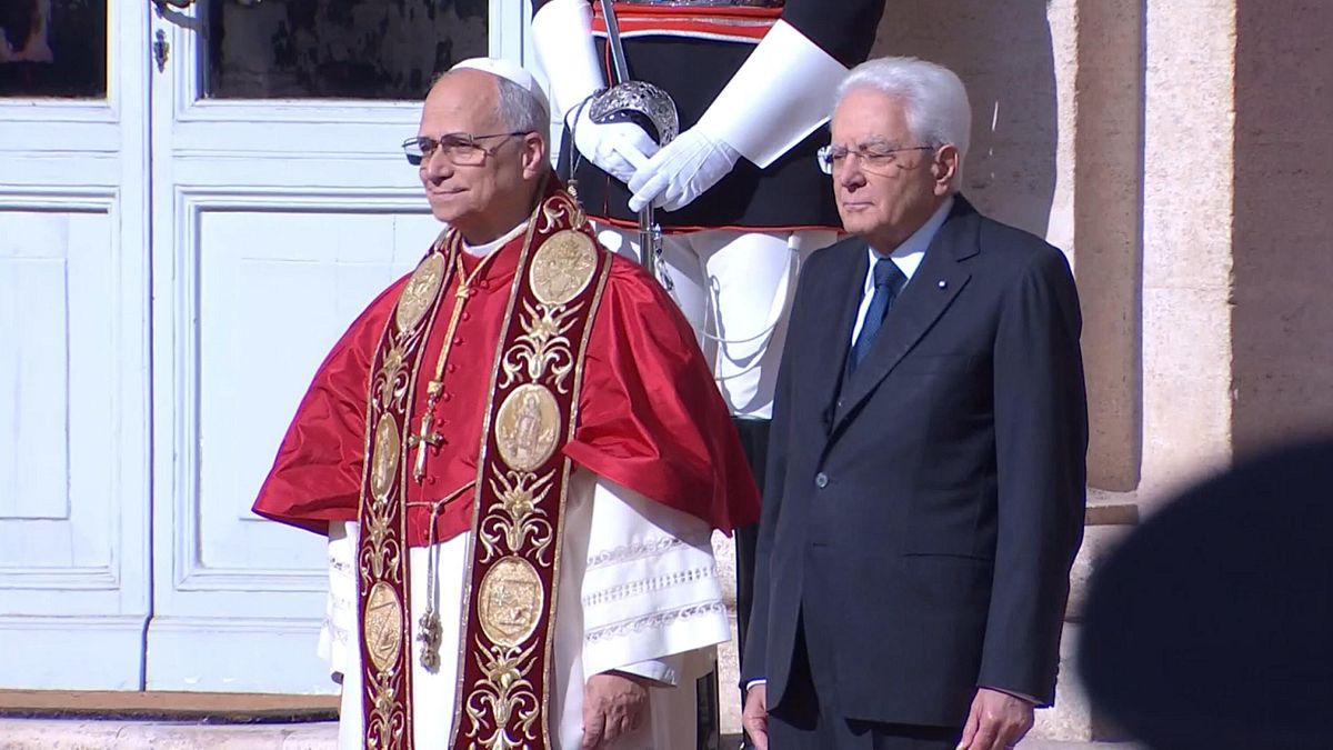 Papa Leone XIV accolto da Mattarella al Quirinale