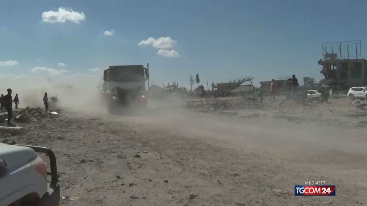 gaza nuova carovana di aiuti nel sud della striscia