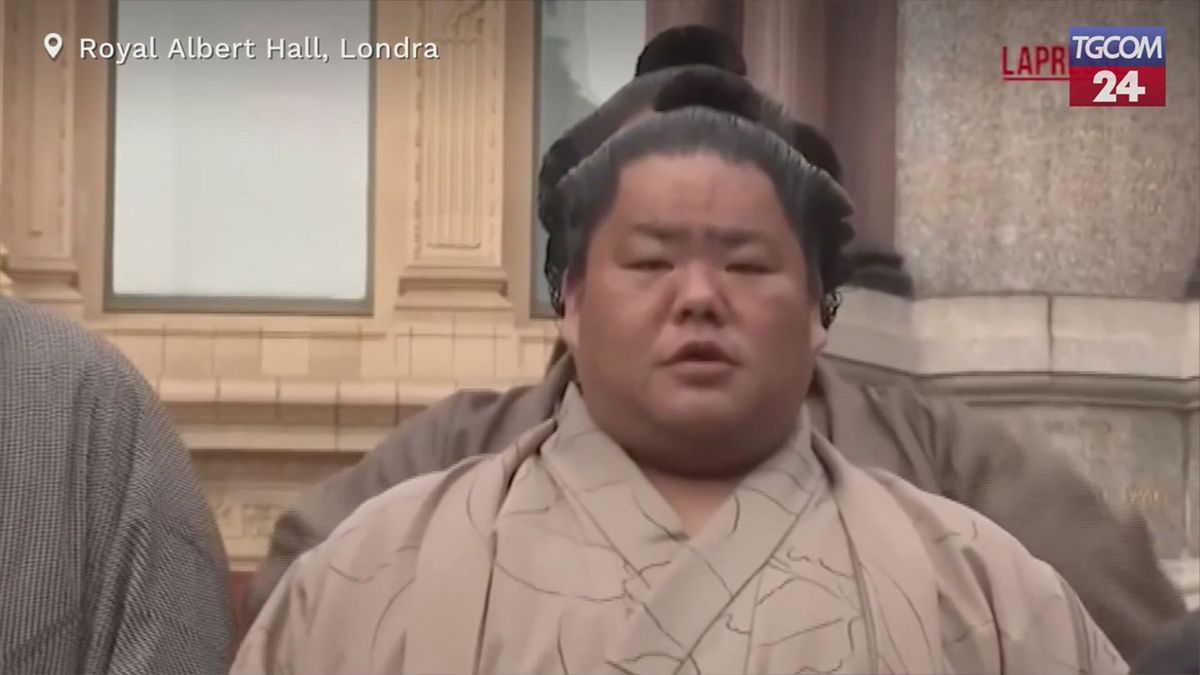 Londra, i lottatori di sumo giapponesi portano 1.500 anni di tradizione alla Royal Albert Hall