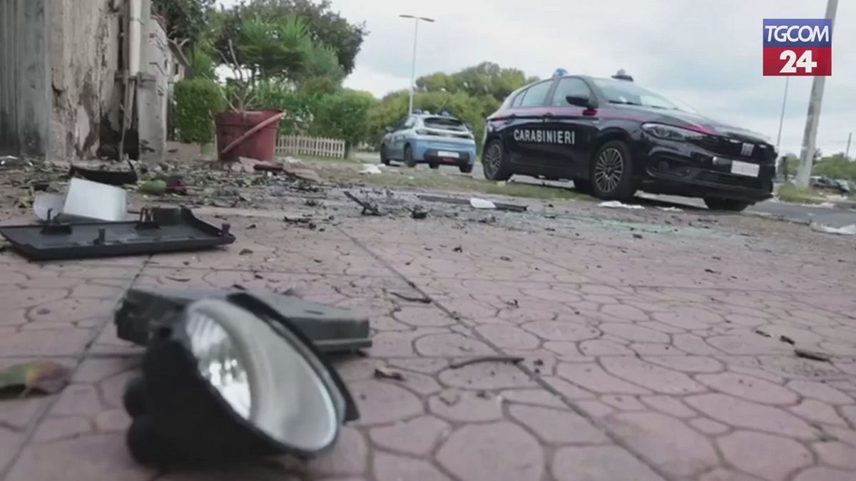 Pomezia, carabinieri e polizia presidiano l