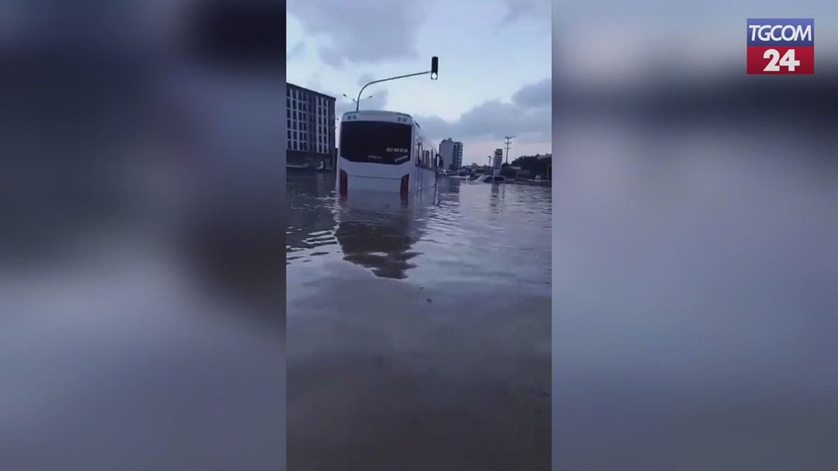 Turchia, forti piogge a Hatay: strade e case allagate