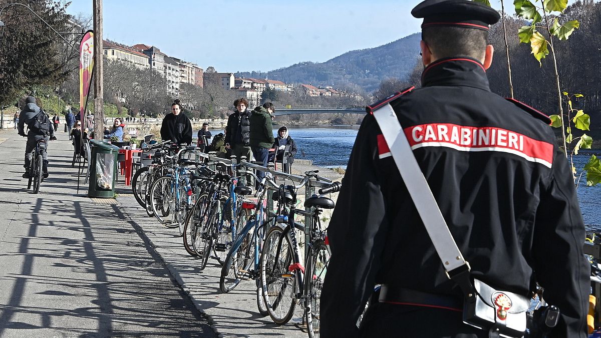 bicicletta legata al palo scattano le multe ecco cosa si rischia