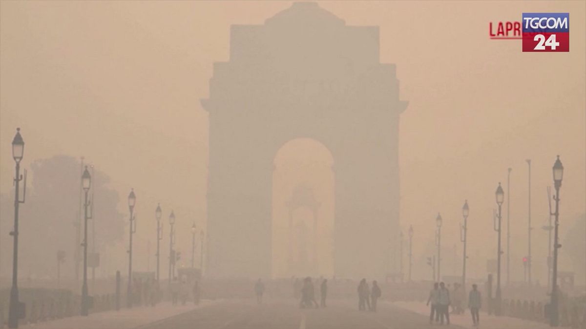 India, New Delhi soffocata dallo smog dopo la festa di Diwali