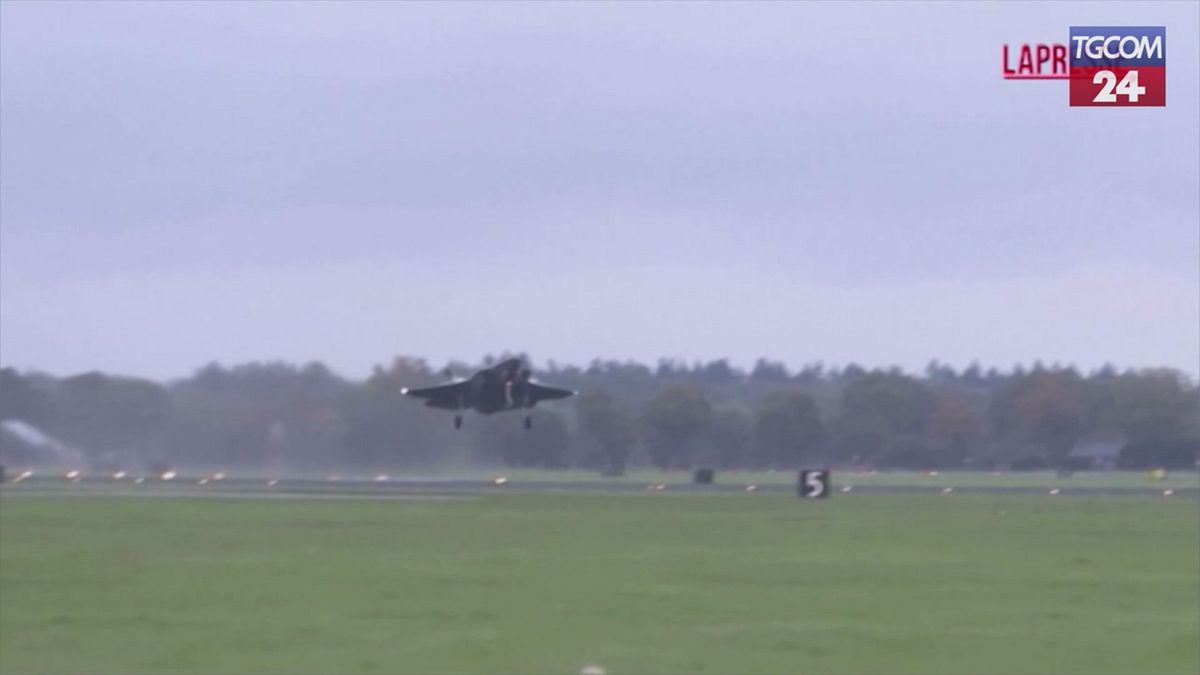 Nato, in volo sui cieli del Mare del Nord gli F35 carichi di armi nucleari dell