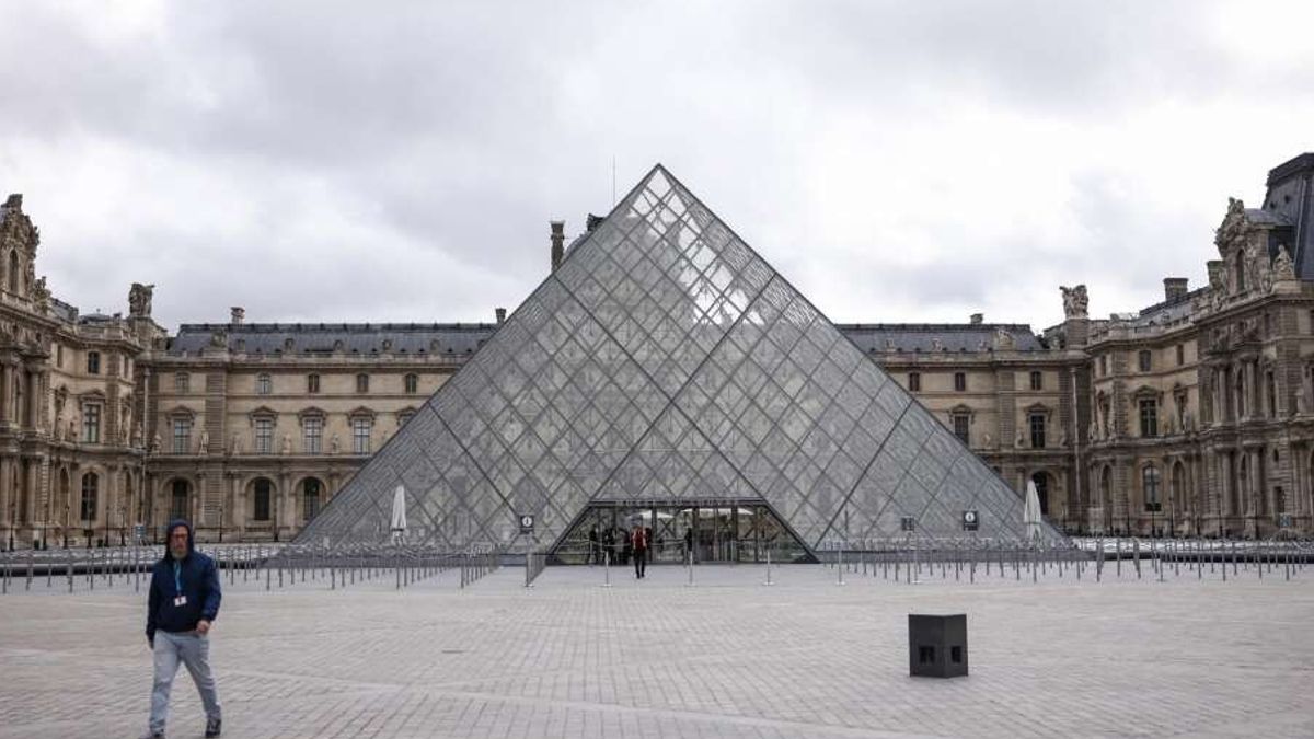 louvre il museo riapre tre giorni dopo il clamoroso furto inaccessibili alcune aree
