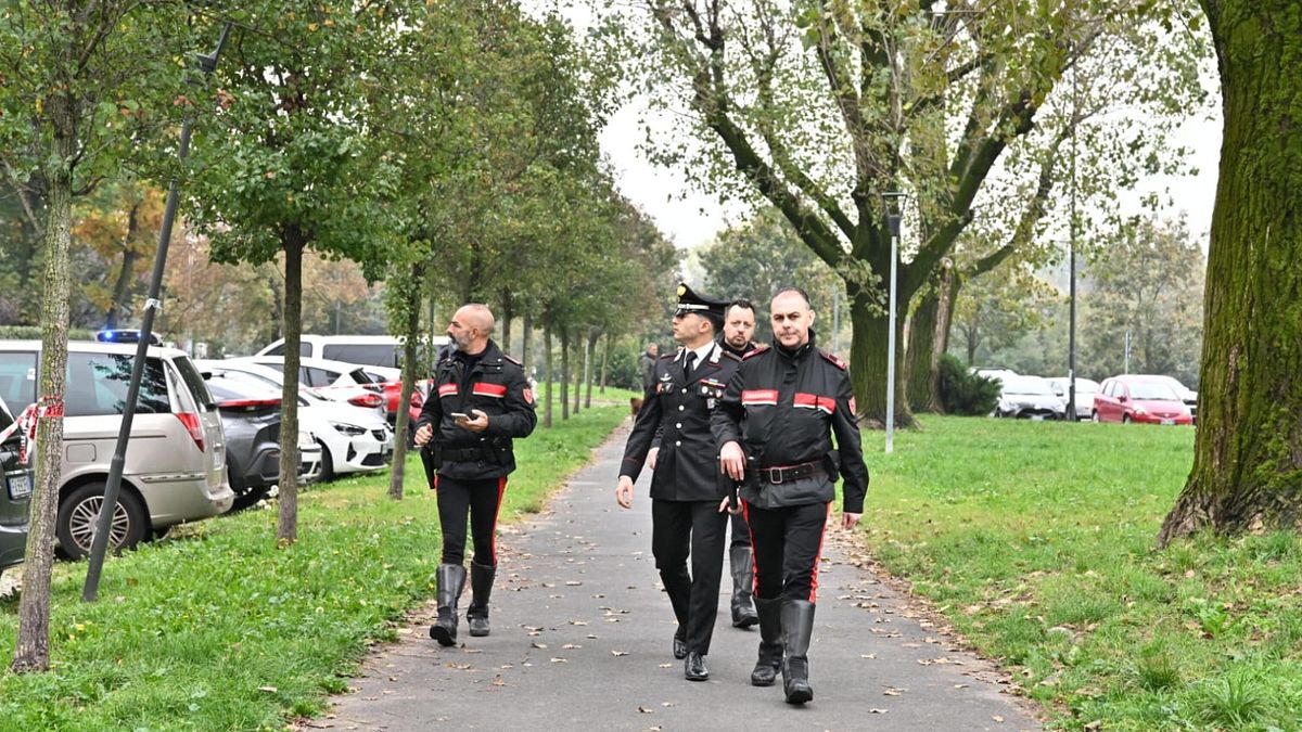 Milano, è morta la donna accoltellata in strada: bloccato l