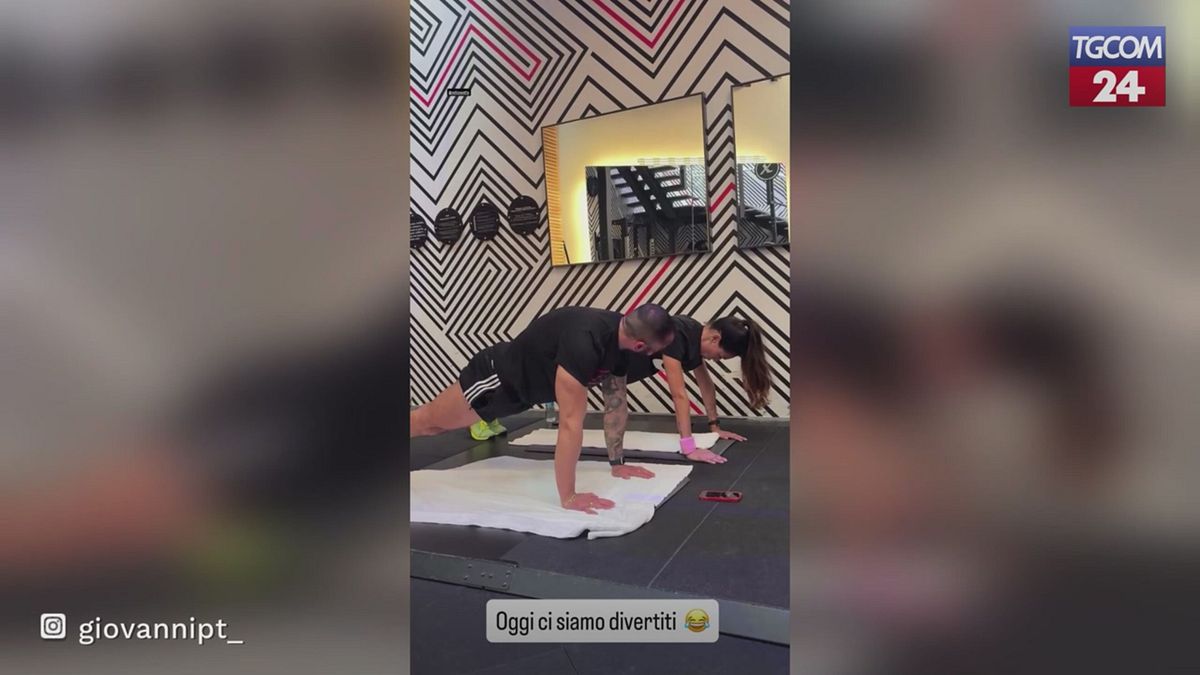 melissa satta si allena in palestra forza grinta e corpo scolpito