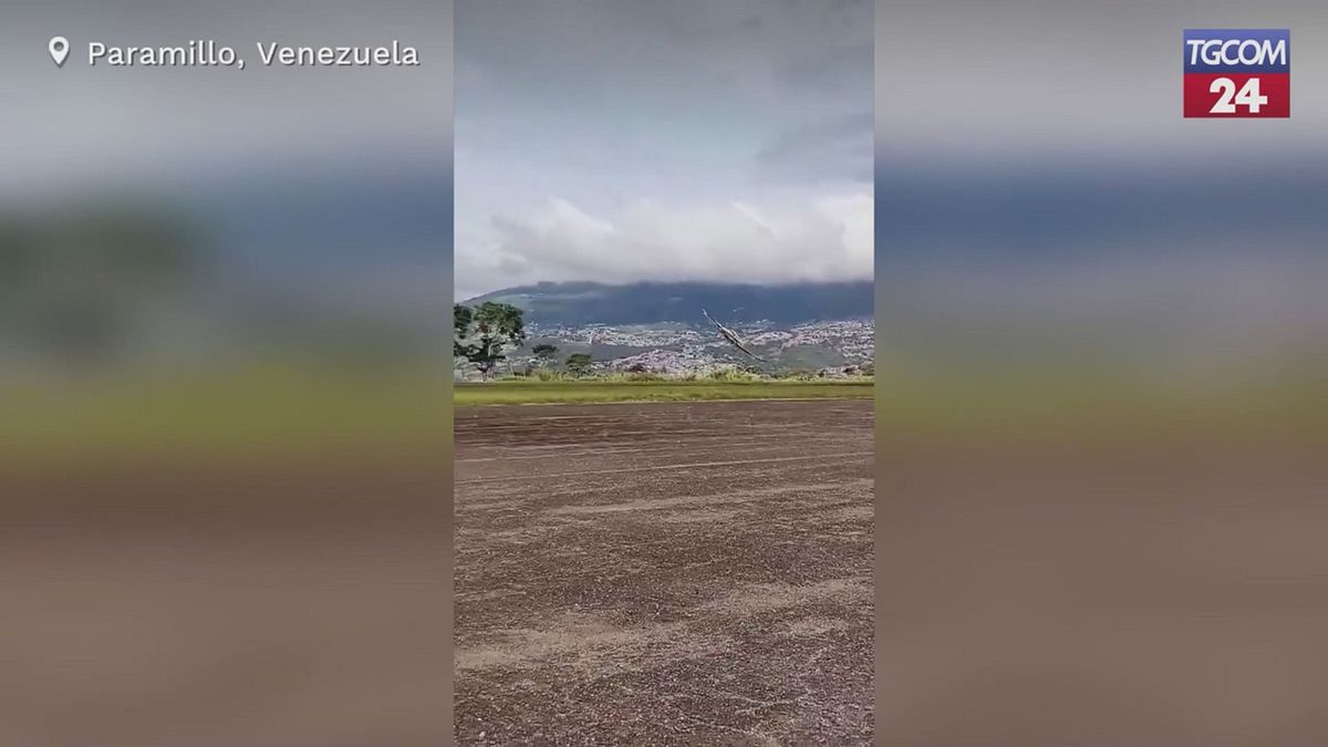 venezuela precipita aereo durante il decollo due vittime