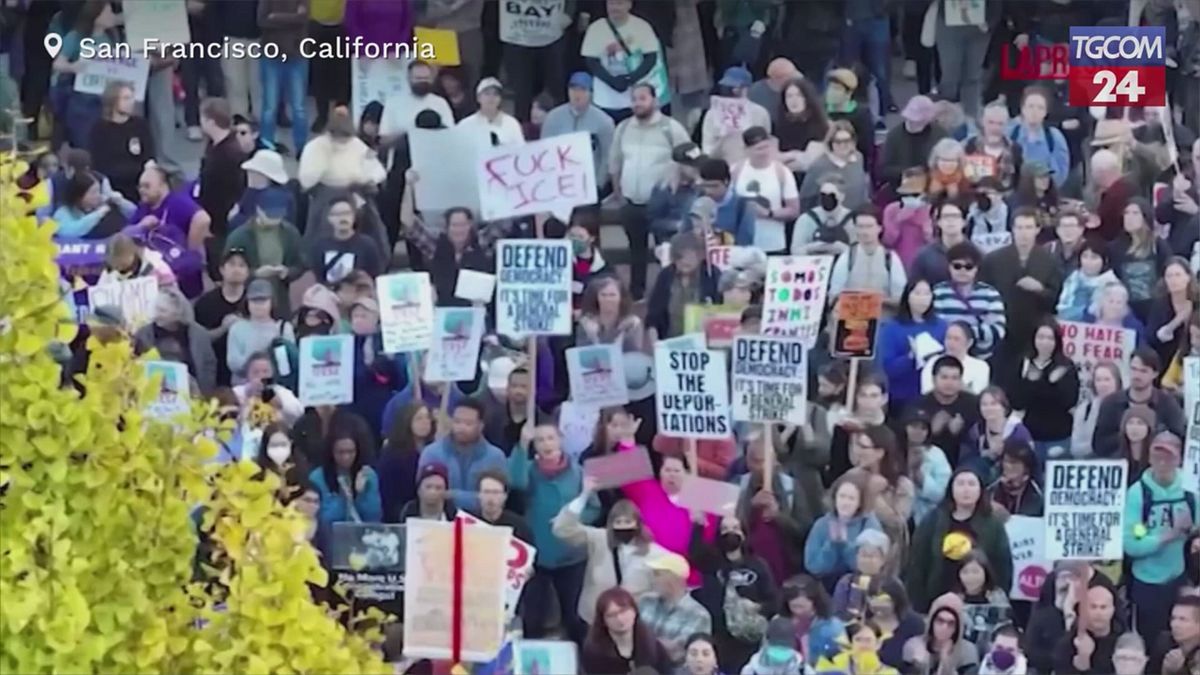 San Francisco, in centinaia in piazza contro la politica sull