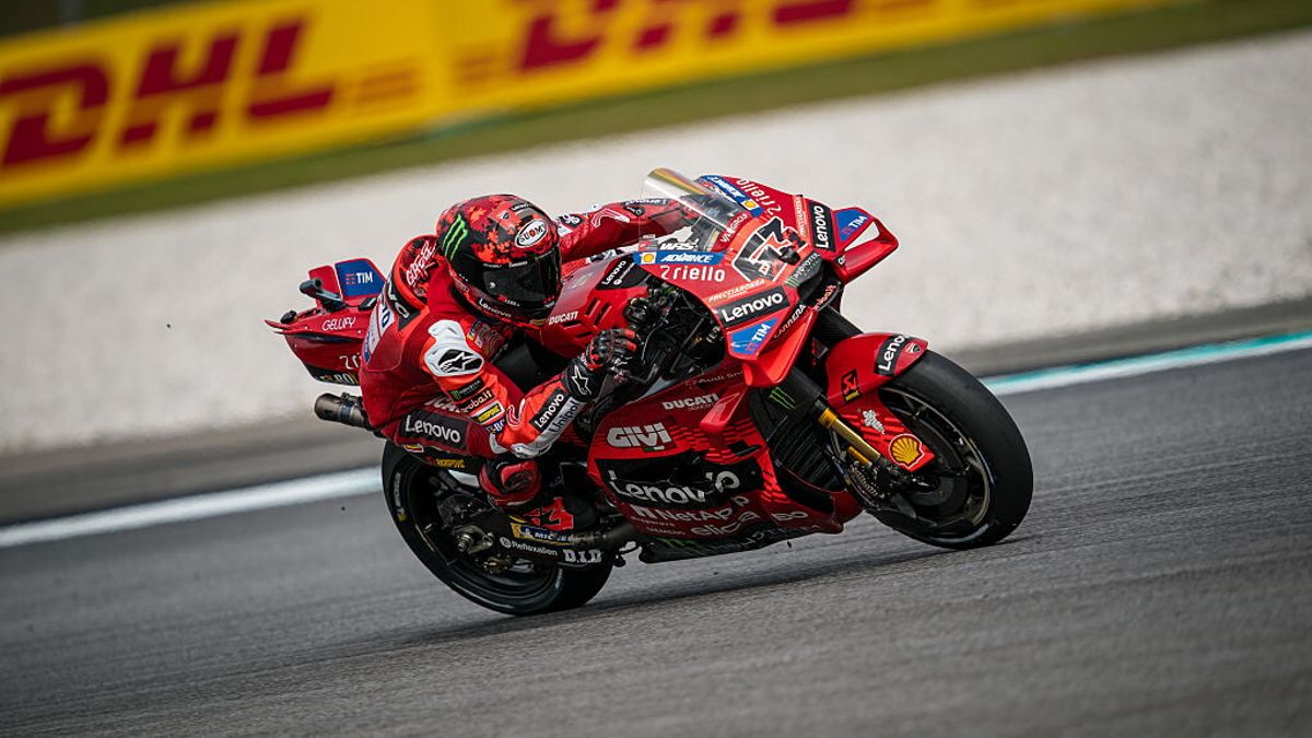MotoGP, GP Malesia: Bagnaia in pole a Sepang davanti ad Alex Marquez e ...