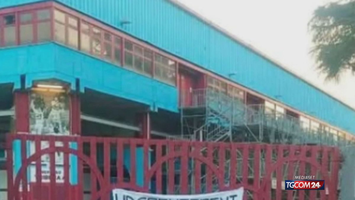 Agguato al bus del Pistoia Basket, scritta al palazzetto di Rieti: "Nascondetevi, infami"