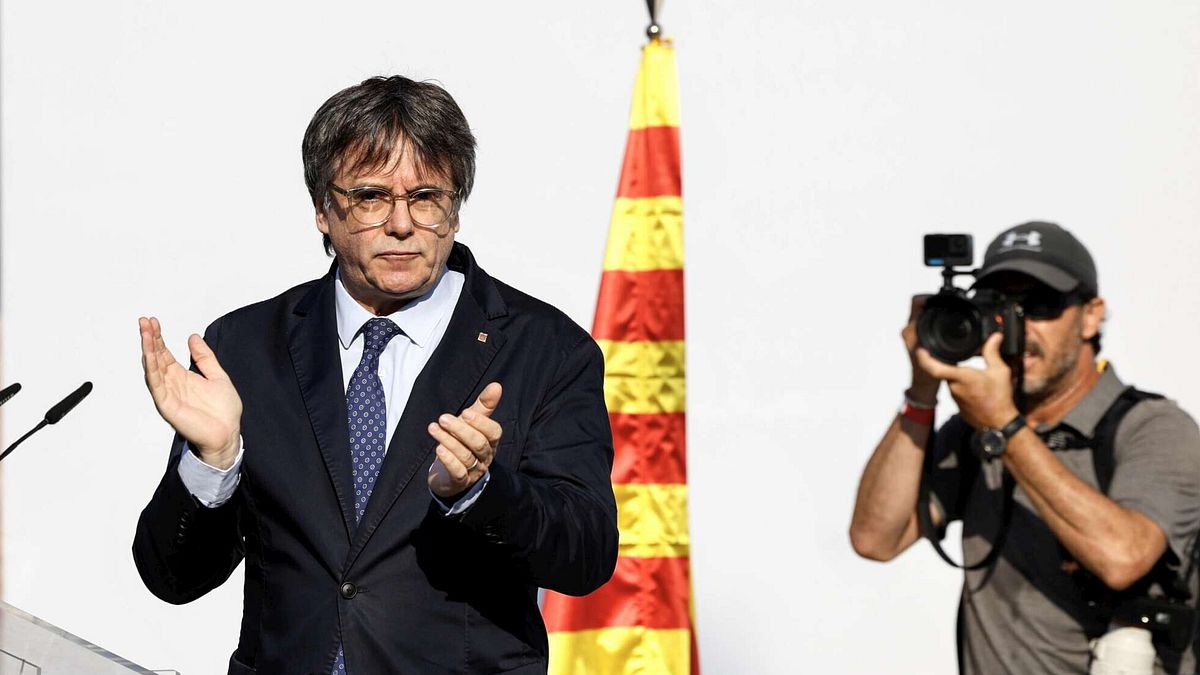Spagna, Puigdemont rompe con il governo di Sanchez: il partito catalano passa all'opposizione