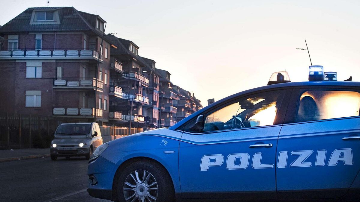 Roma, iniziate le operazioni di demolizione di una villa abusiva del clan Sinti al Casilino