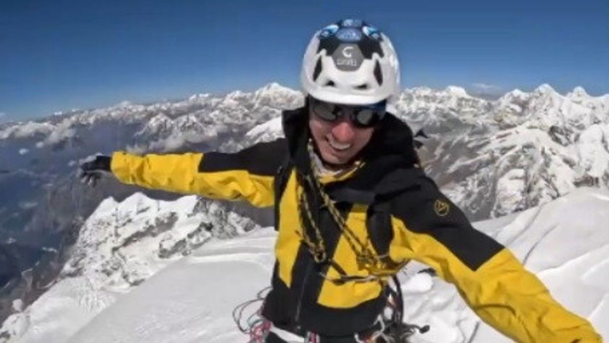 himalaya l impresa di cazzanelli arricchisce di gloria l alpinismo italiano