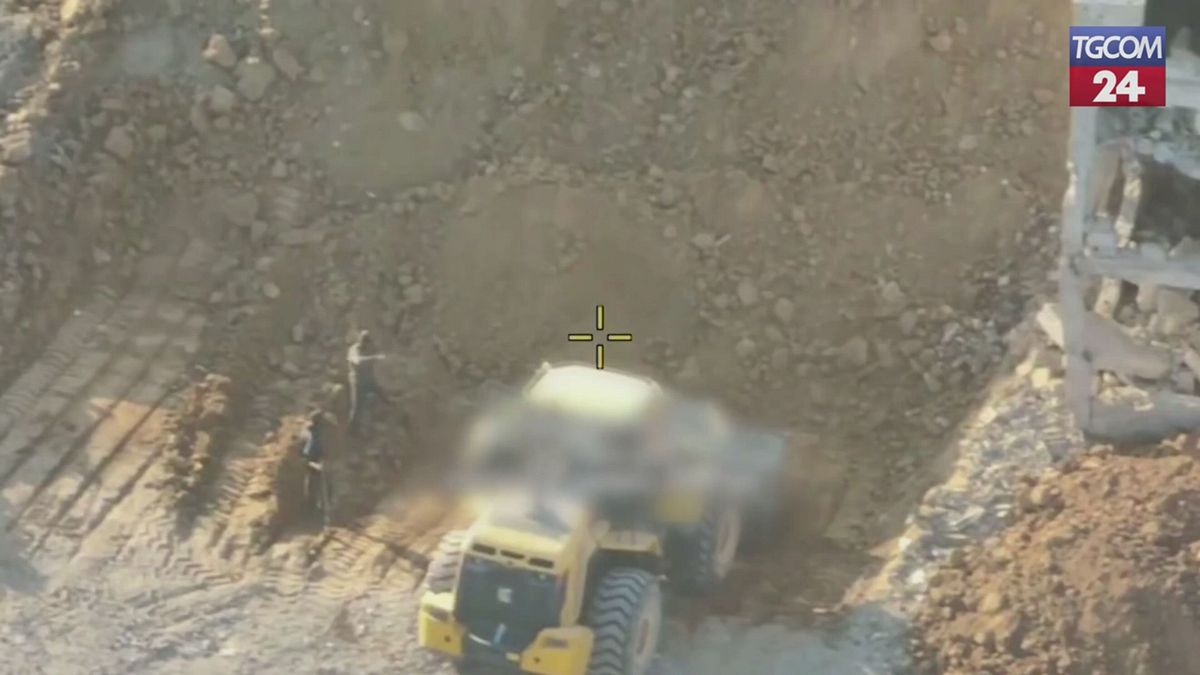 "Ecco come Hamas ha inscenato il ritrovamento dei resti di un ostaggio", il video pubblicato da Israele