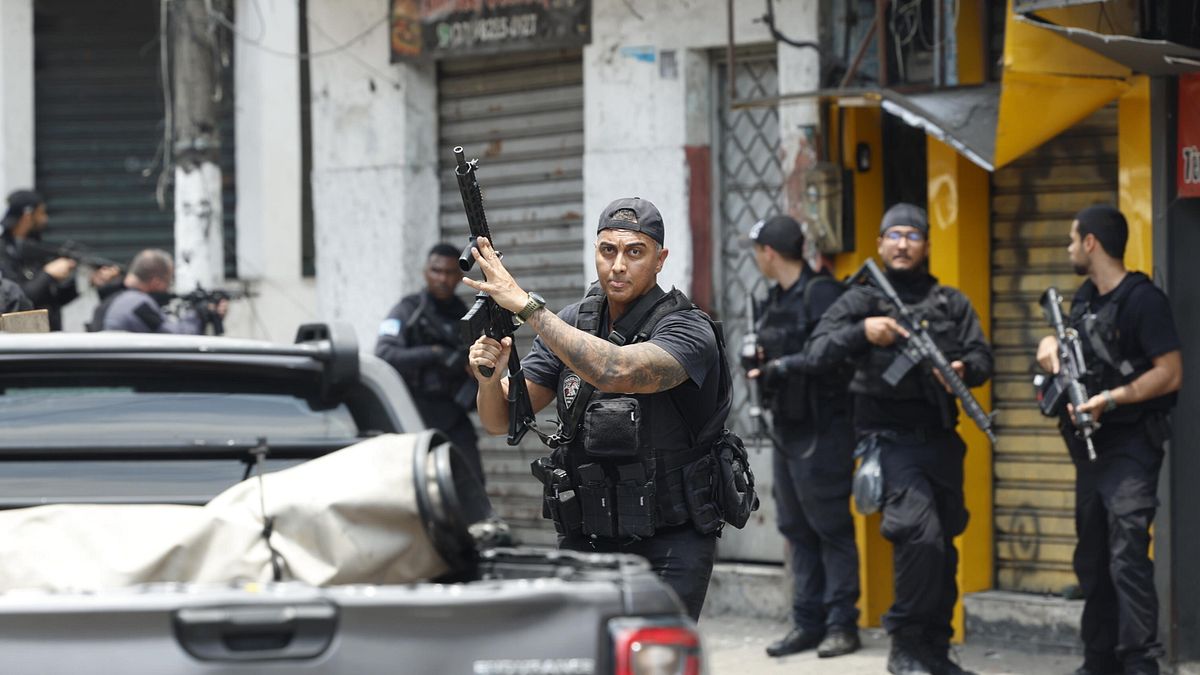 Brasile, strage nella favela di Rio: oltre 130 morti nel blitz della polizia