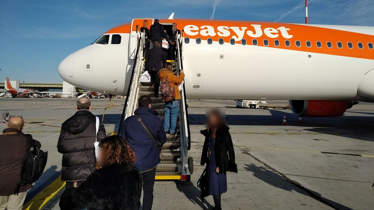 Malpensa, fotografa il muso dell