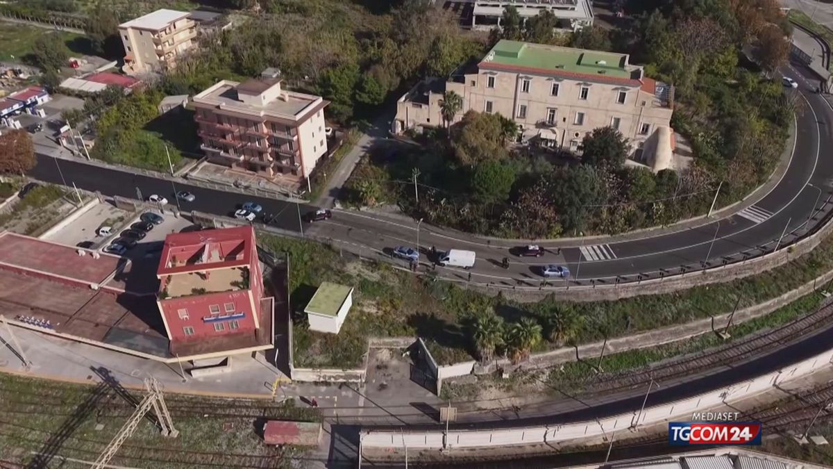 Suv contro volante della polizia, apprensione per il secondo agente