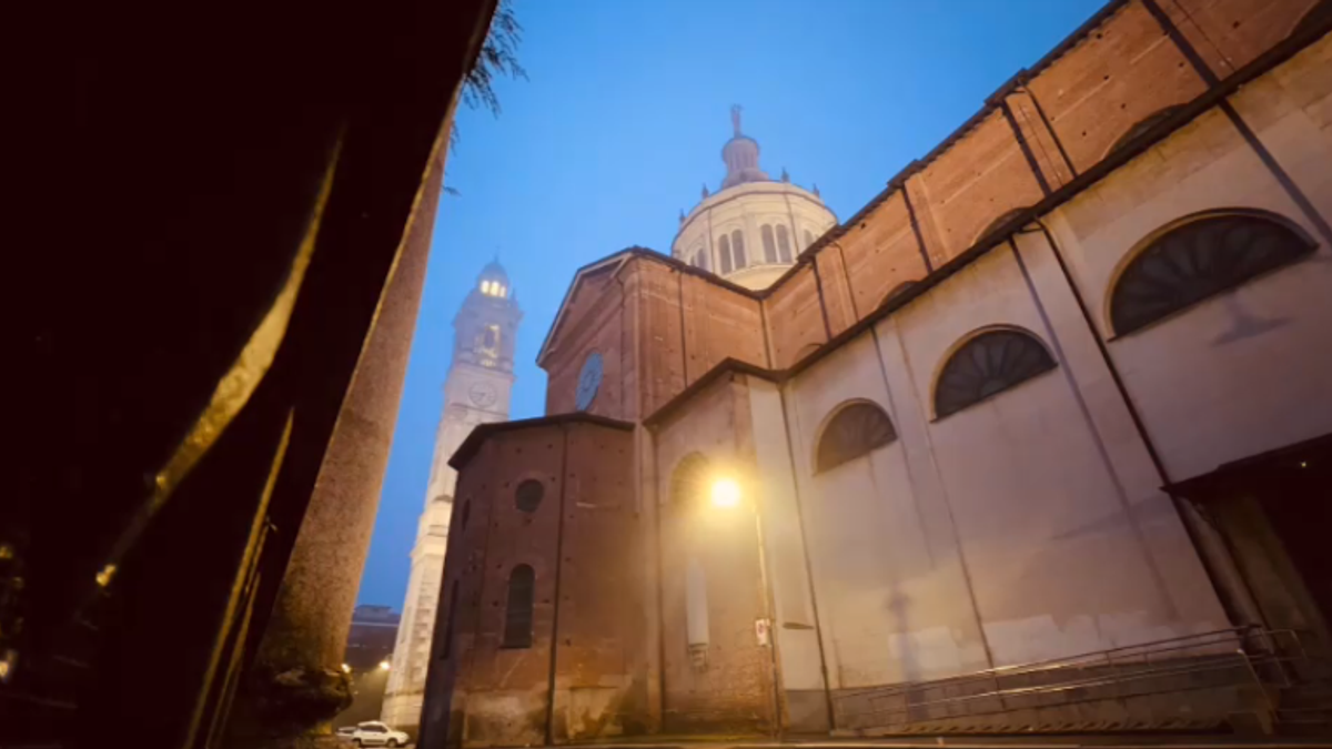 a magenta le campane suonano alle 6 malumore tra i nottambuli