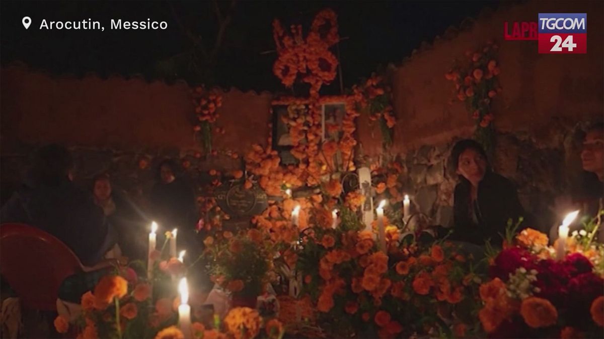 messico le famiglie delle zone rurali si ritrovano ad arocutin per celebrare il giorno dei morti
