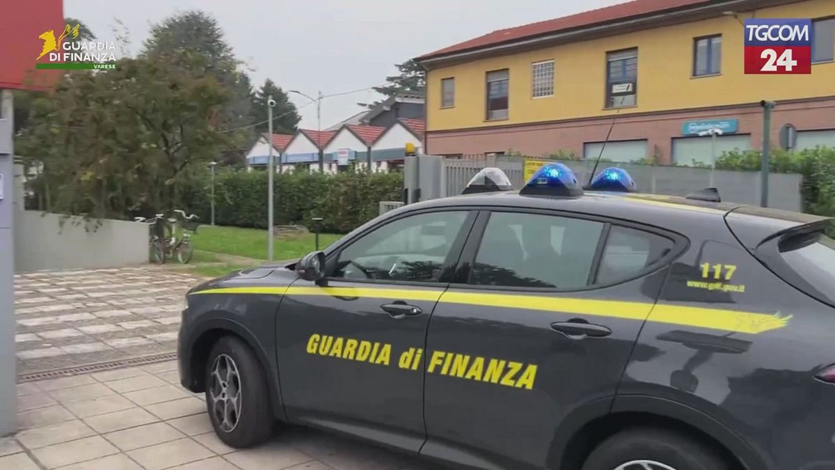 Varese, sequestrati oltre 6mila profumi contraffatti per un valore di 250mila euro