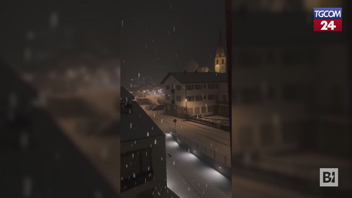 notte incantata a selva di val gardena la prima neve trasforma il paese