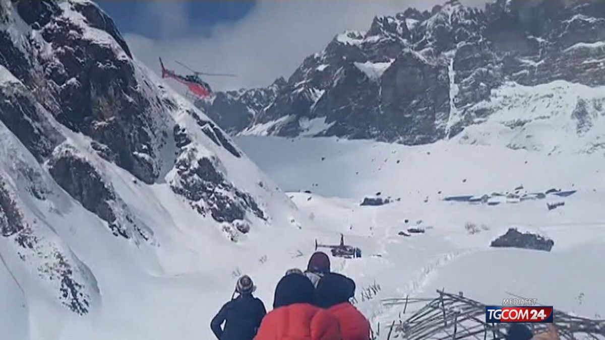 Nepal,"Farnesina: "Perse le tracce di altri cinque alpinisti italiani"