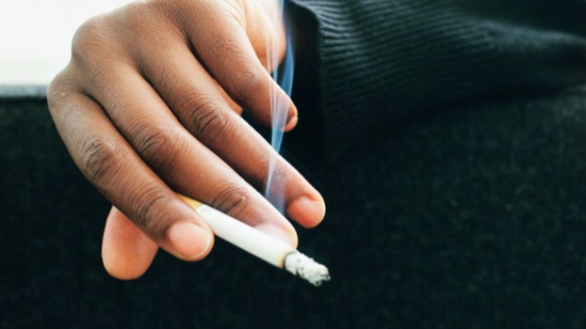 Tassa da 5 euro sui pacchetti di sigarette, arriva la proposta di legge shock