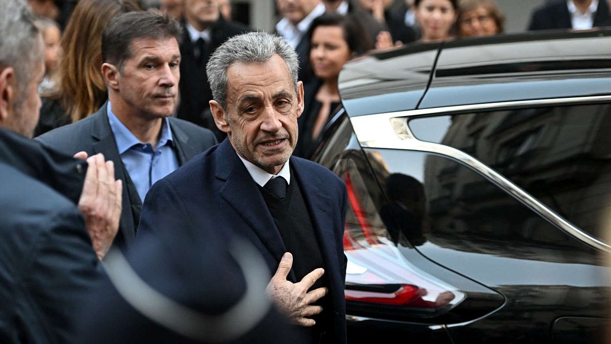 Francia, Sarkozy rifiuta il cibo in carcere: "Mangia solo yogurt per timore di essere avvelenato"