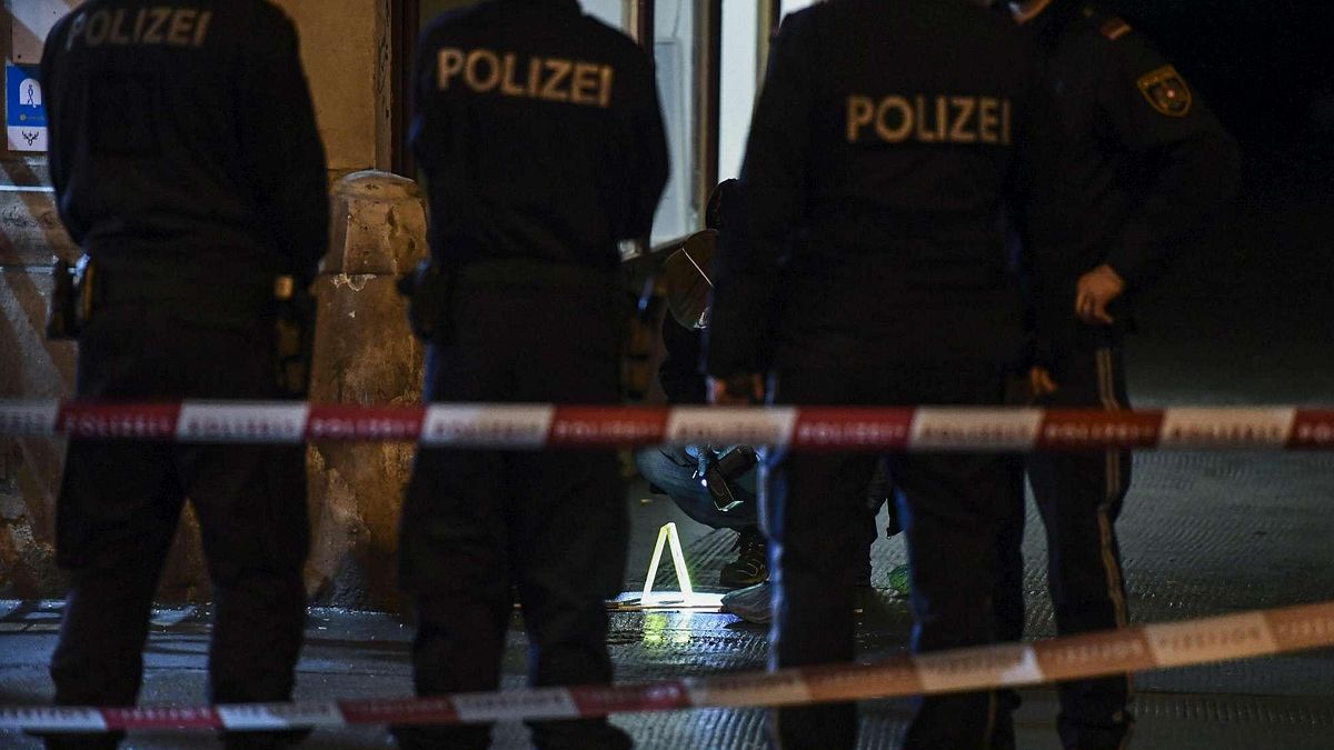 Vienna, sparatoria in un ristorante turco: un morto e un ferito