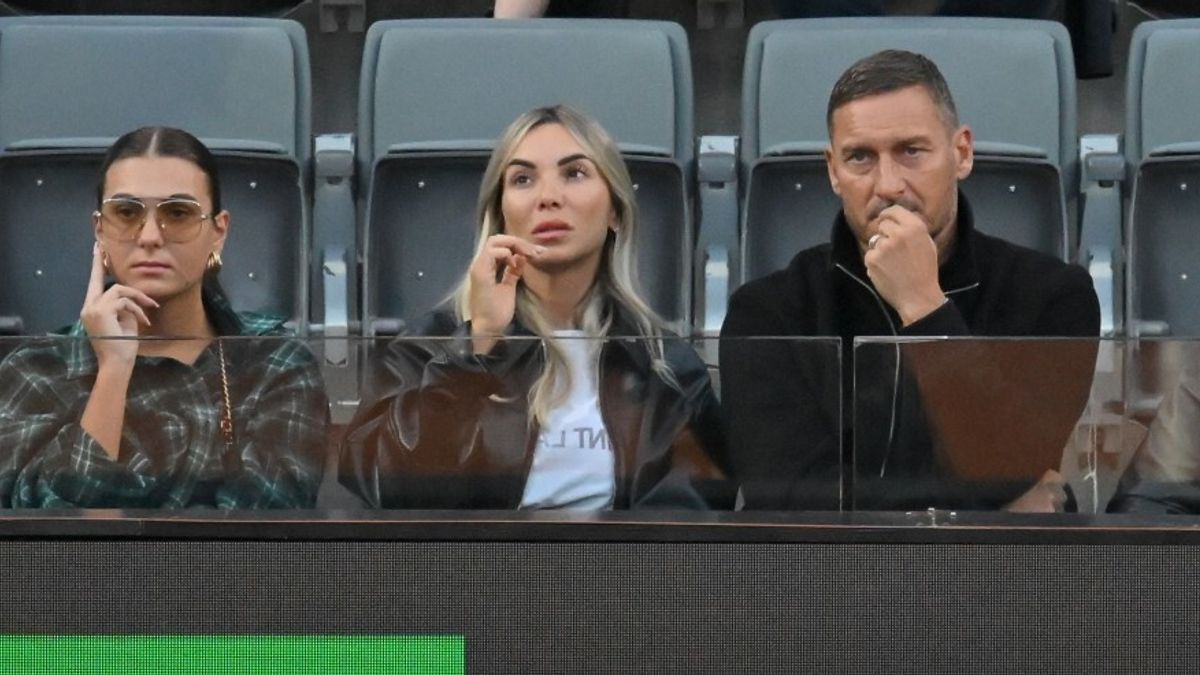 Francesco Totti ve Chanel, Noemi Bocchi'den giderek uzaklaşıyor mu?