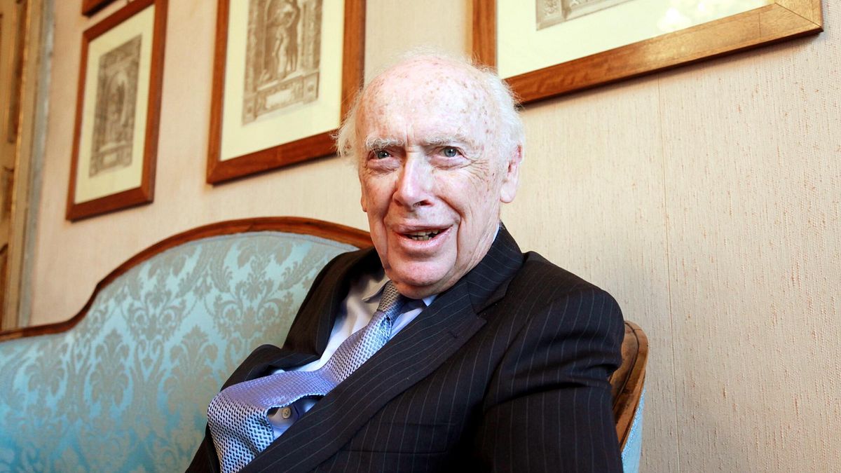 Addio a James Watson, il Nobel che svelò la struttura del DNA