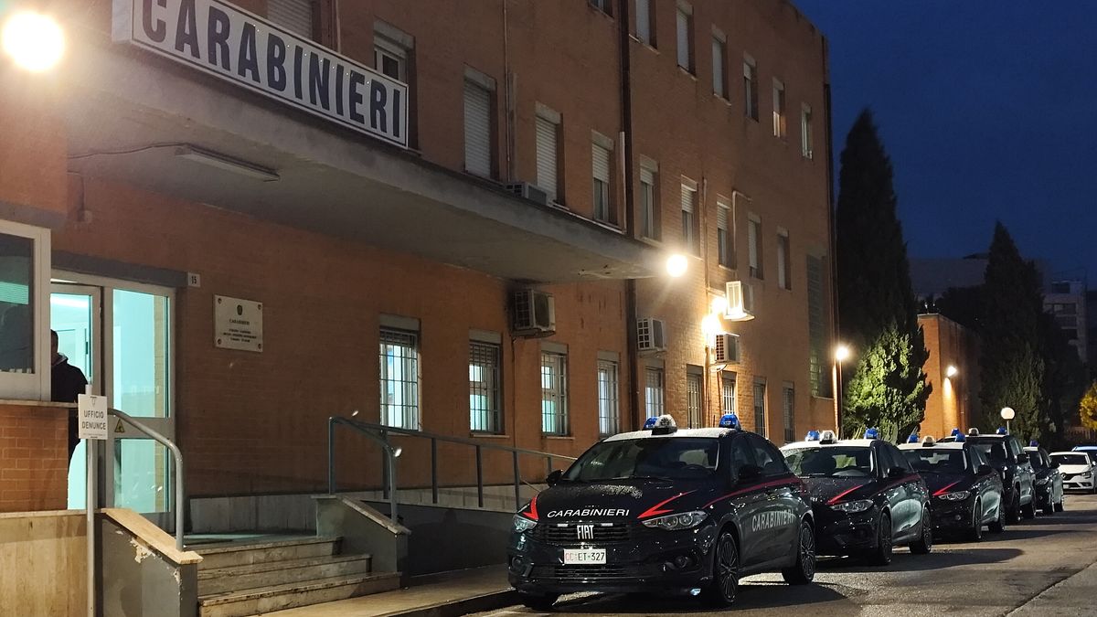 se non mi arrestate uccido mia moglie 48enne si consegna ai carabinieri di napoli