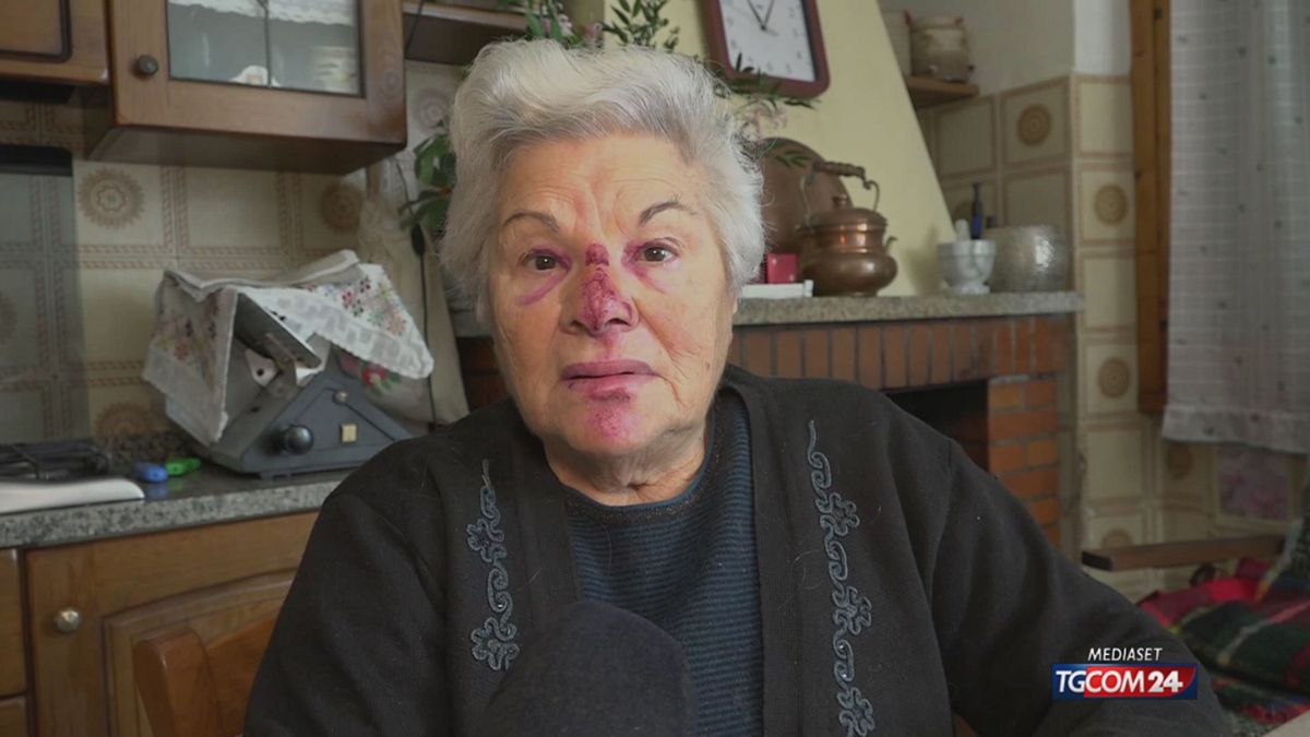 Pistoia,"82enne picchiata e rapinata in casa