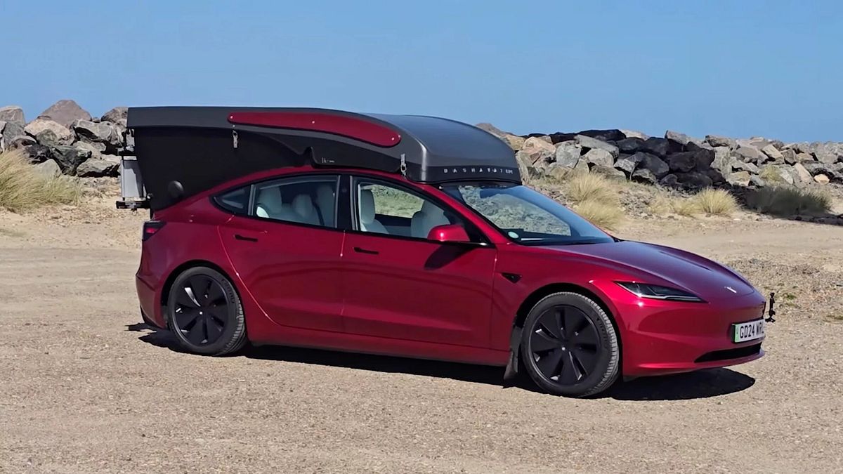 Questa Tesla Model 3 ha due letti, un frigo e tutto il necessario per ...