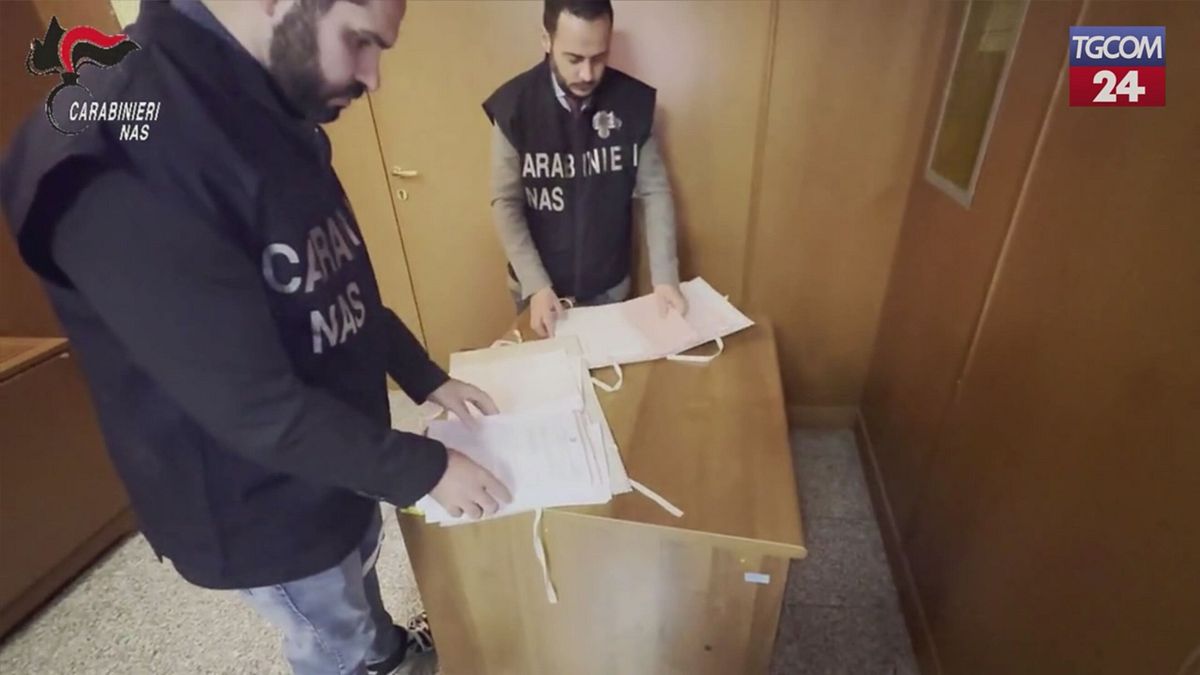 catania scoperto centro di medicina estetica abusivo il blitz dei carabinieri