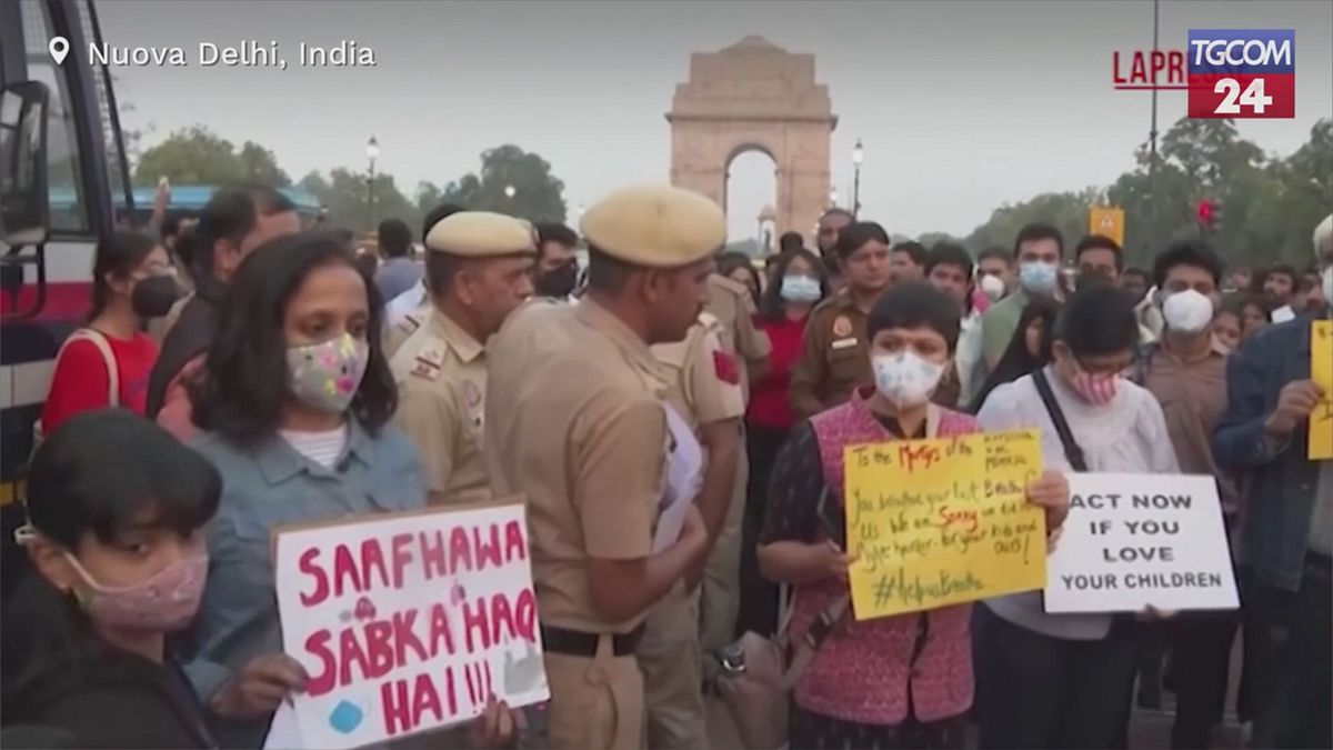 india protesta contro lo smog a nuova delhi vogliamo respirare