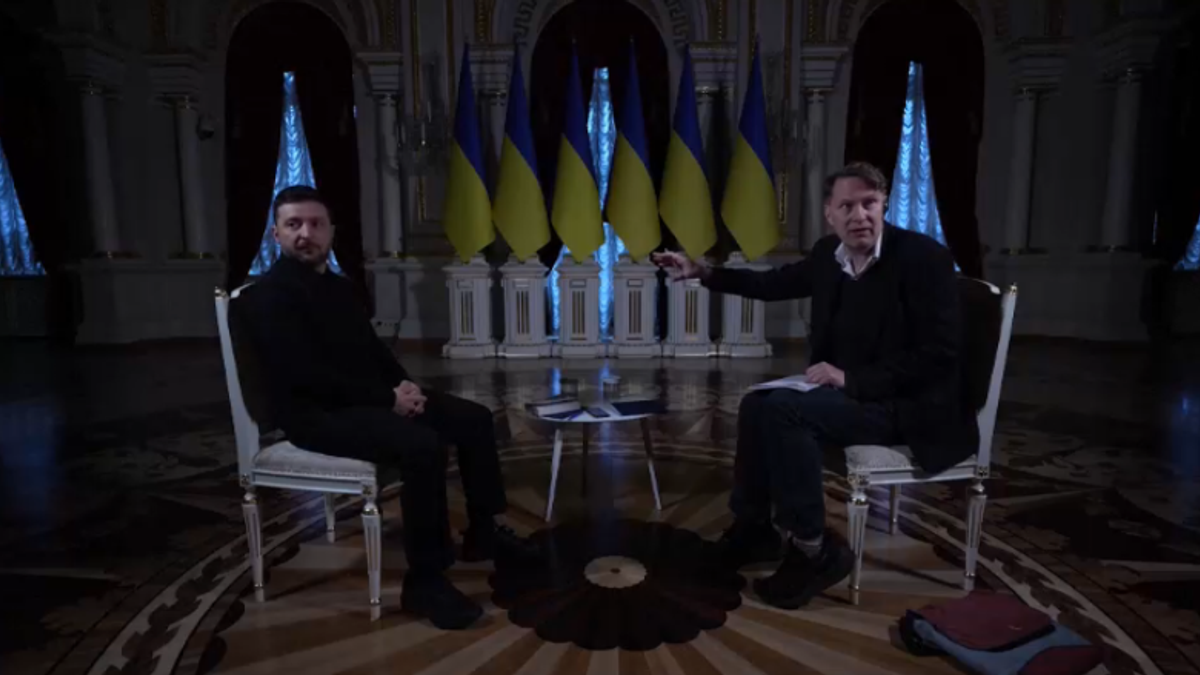 Blackout in Ucraina, Zelensky rimane al buio durante un