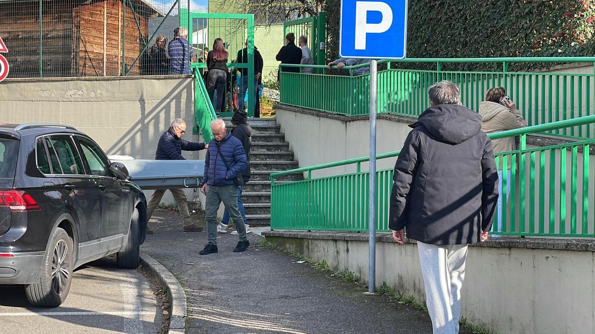 Tragedia in un asilo di Soci (Arezzo), bimbo di due anni muore strangolato dal laccio di una felpa