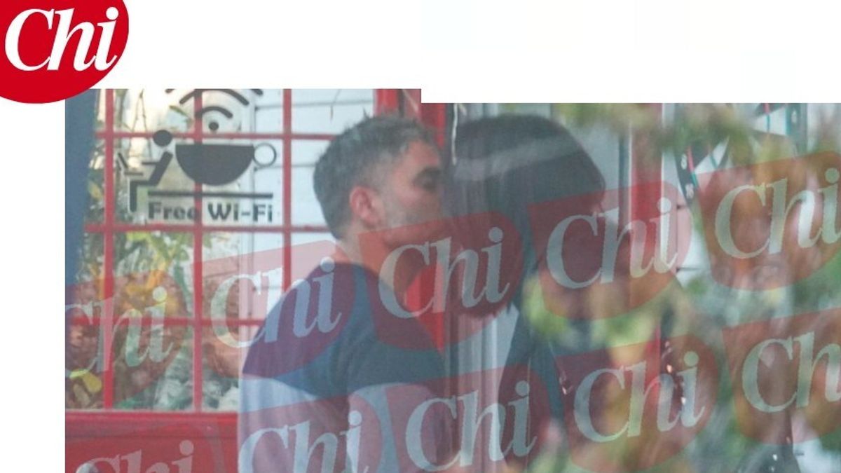 Pamela Camassa, Filippo Bisciglia'ya veda ettikten sonra Stefano Russo'yu öpüyor