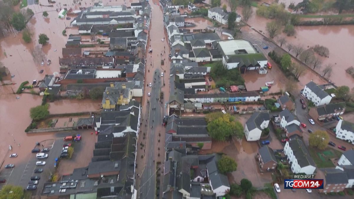La tempesta Claudia sferza il Galles: alluvione a Monmouth